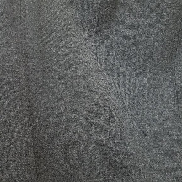NWT GRAY STRETCHY TOP - Picture 8 of 9